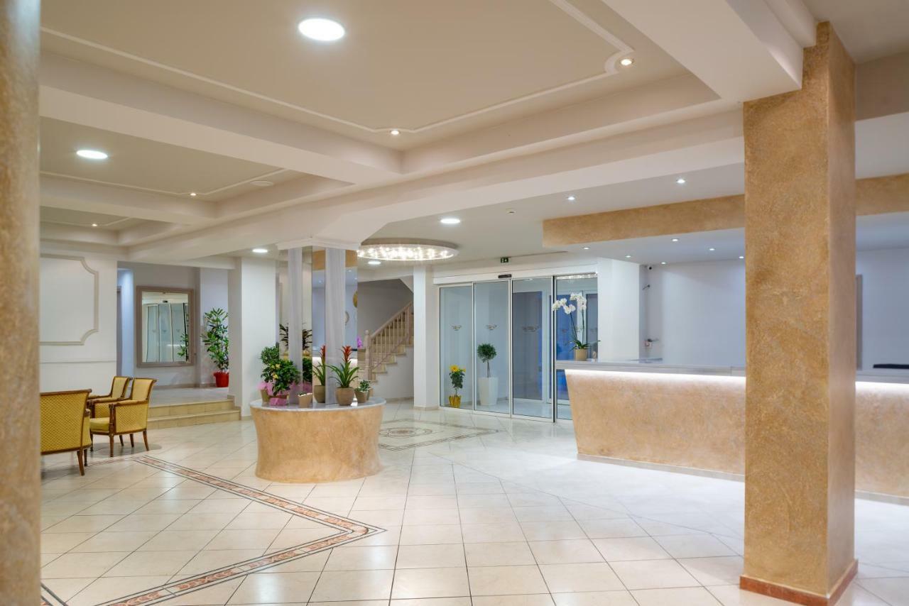 Cnic Gemini Hotel Mesongi Exterior photo