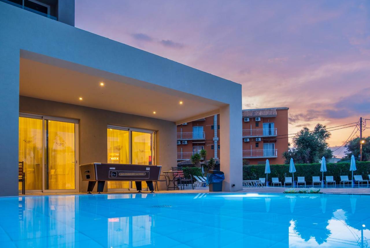 Cnic Gemini Hotel Mesongi Exterior photo